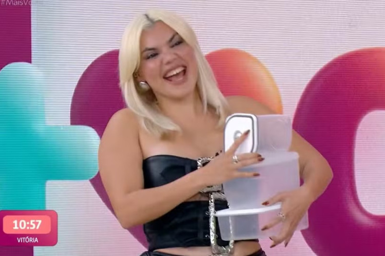 Duda Beat compareceu no Mais Você acompanhada de potes para levar o café da manhã 