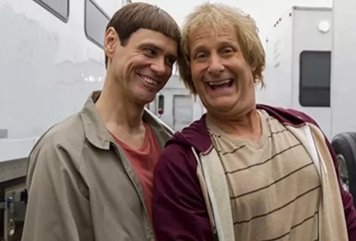 A continuidade deste clássico do underground - Debi e Loide 2 - seria produzida apenas em 2014. E Jim Carrey voltou a encarnar o atrapalhado Lloyd Christmas, ao lado do ator Jeff Daniels. 