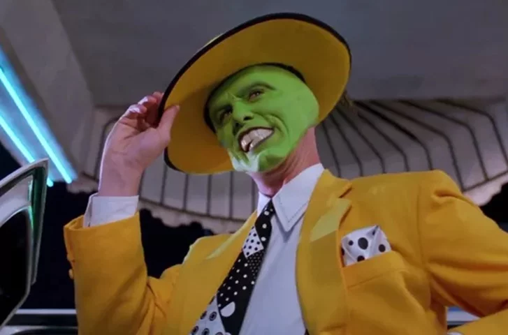 No mesmo ano, Jim Carrey fez o caricato Stanley Ipkiss/Máskara no filme O Máskara, com maquiagem verde que marcou o personagem.