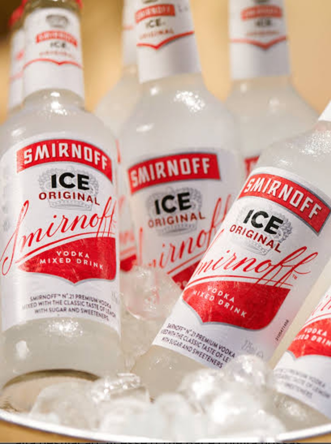 Smirnoff Ice - Este drink ficou em terceiro lugar. Teor alcoólico: 5% . Leva uma mistura de água gaseificada, saquê e açúcar, com a vodk Smirnoff. 