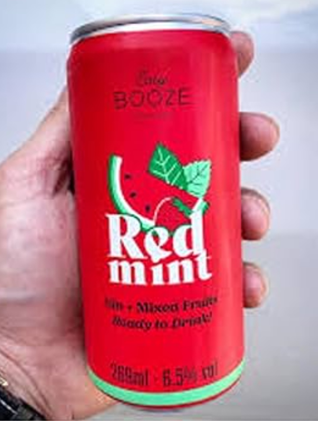 Easy Boose Red Mint - Teor alcoólico: 6,5% . Bebida que combina gim sem tônica com suco de frutas, além de hortelã.