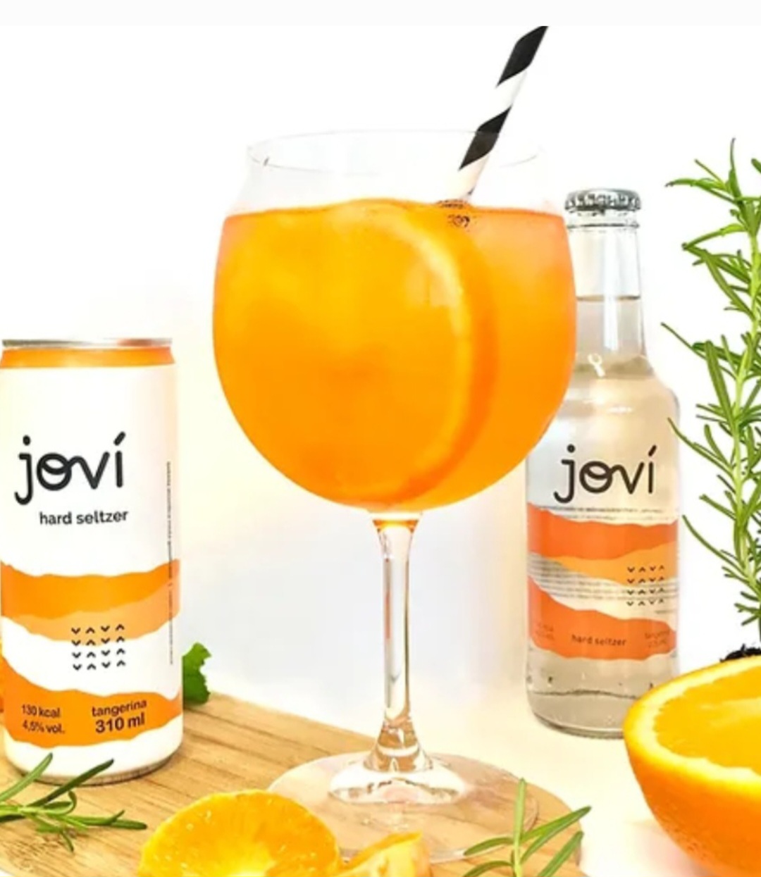 Não contém corantes nem glúten. Também tem versões com limão ou grapefruit. Jurados acharam que percebe-se pouco o álcool. 