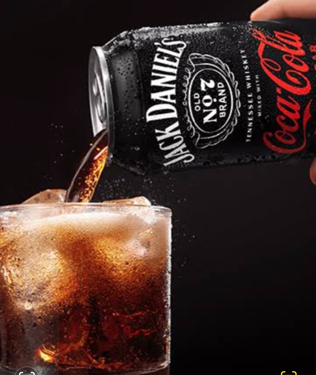 Jack Daniel’s + Coca Cola -  Teor alcoólico: 5%. Muita gente já juntava o famoso uísque Jack Daniels com Coca-Cola na proporção de 50 ml da bebida alcoólica para 200 ml de Coca. 