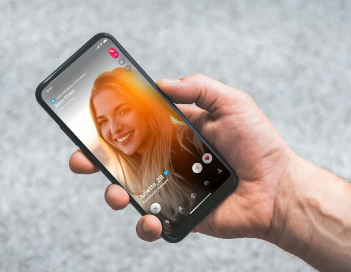 No caso do “Happn”, é possível denunciar clicando nos três pontinhos do canto superior direito da tela. Ali existe uma aba para formalizar a reclamação. 