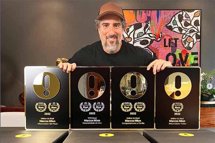 Em 2008, apresentou o programa Quinta Categoria, ao lado de Cazé Peçanha. Com a mudança de formato, em 2009, Cazé despediu-se do programa, sendo substituído pelo grupo Os Barbixas.