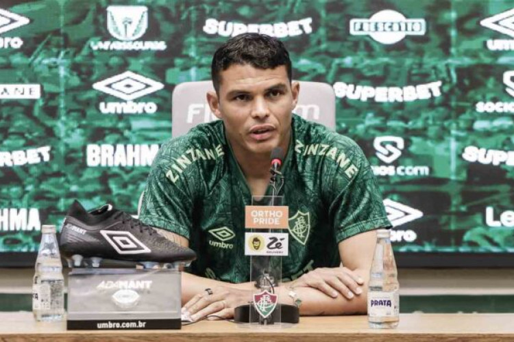 Rio de Janeiro, Brasil - 19/07/2024 - CT Carlos Castilho -   
Fluminense treina esta manhã no CTCC.
COLETIVA DE IMPRENSA THIAGO SILVA.

FOTO: LUCAS MERÇON / FLUMINENSE F.C.
.
IMPORTANTE: Imagem destinada a uso institucional e divulgação, seu
uso comercial está vetado incondicionalmente por seu autor e o
Fluminense Football Club.É obrigatório mencionar o nome do autor ou
usar a imagem.
.
IMPORTANT: Image intended for institutional use and distribution.
Commercial use is prohibited unconditionally by its author and
Fluminense Football Club. It is mandatory to mention the name of the
author or use the image.
.
IMPORTANTE: Imágen para uso solamente institucional y distribuición. El
uso comercial es prohibido por su autor y por el Fluminense FootballClub. 
És mandatório mencionar el nombre del autor ao usar el imágen.