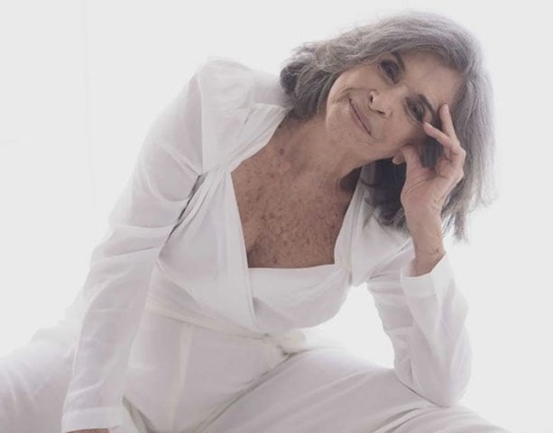 Betty Faria interpretará Belisa, uma socialite falida, na nova produção. Sua personagem é descrita como uma mulher muito bonita e conservada que viveu nos áureos tempos da high society carioca, até que o dinheiro da família acabou.