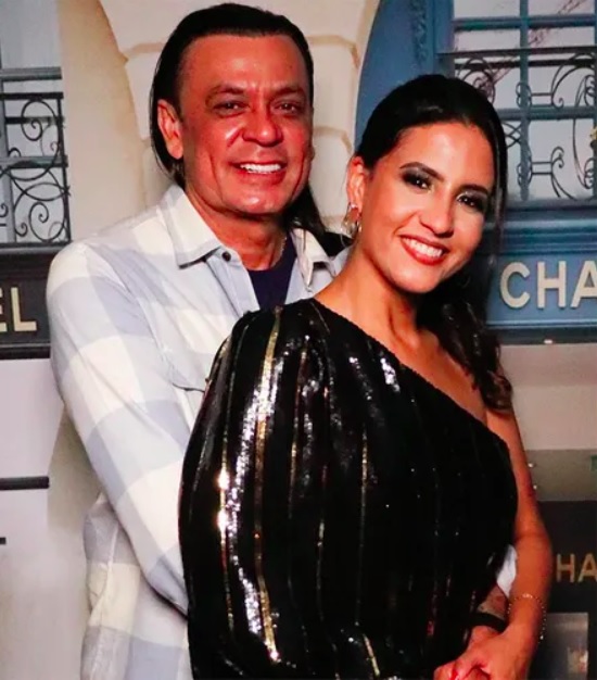 Meus amores, meu casamento com Frank acabou, sim! Vida que segue! Peço que respeitem esse momento, é isso. Que Deus nos proteja, comunicou.