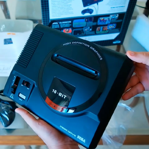O Mega Drive, assim como o Super Nintendo, era outra alternativa para os jovens fãs de jogos eletrônicos. Era possível também disputar os jogos deste console no computador. 