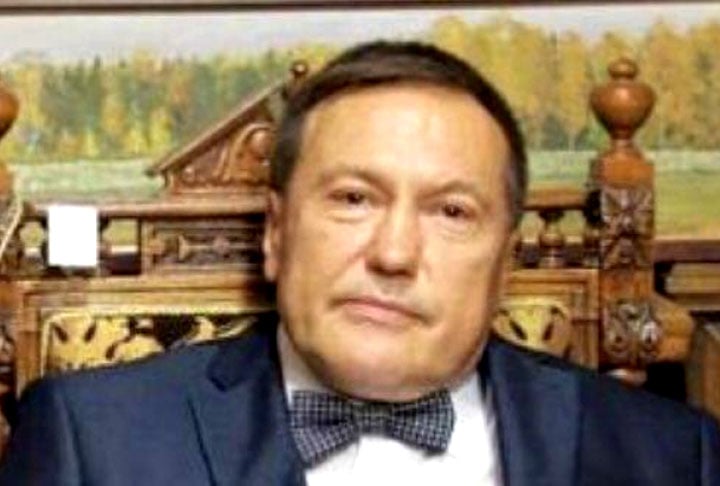 Pavel Antov era crítico do Putin, embora fossem do mesmo partido, o Rússia Unida. O milionário empresário não concordava com a invasão à Ucrânia. Uma menina foi retirada dos escombros. O pai da menina parece ter morrido. É difícil não chamar isso de  terror, disparou Antov, em junho de 2022. 