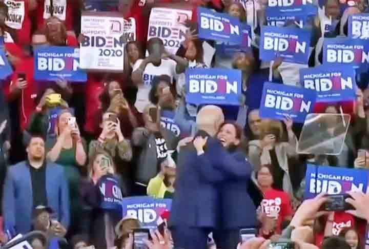 Outros nomes importantes do Partido Democrata, como o ex-presidente Bill Clinton e sua esposa, Hillary Clinton, que perdeu a eleição para Trump em 2016, também expressaram apoio a Kamala Harris. 
