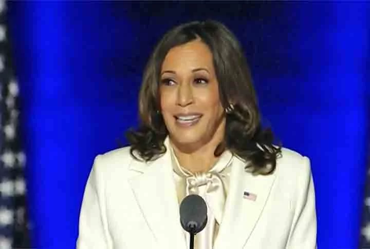 A possível candidata a presidente dos Estados Unidos é formada em Direito na Universidade Howard. Após ser promotora-chefe de San Francisco, ela foi eleita a primeira mulher negra procuradora-geral da Califórnia. 
