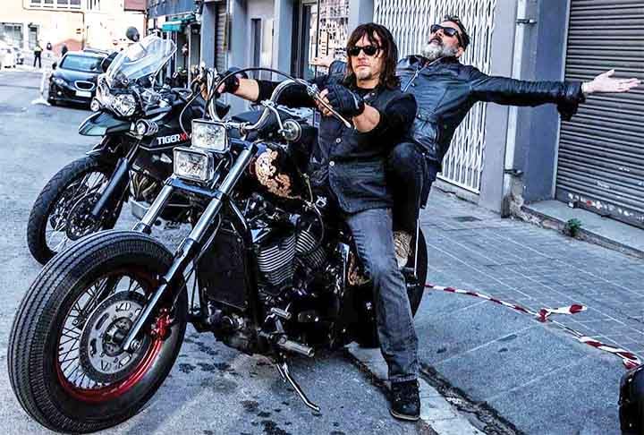 Em The Walking Dead: Daryl Dixon, Daryl desembarca na França, sem saber como chegou lá e por quê. Lá, ele encontra um país devastado, mas resiliente, e busca por uma forma de voltar para casa. No entanto, enquanto segue a sua jornada, ele forma conexões que, rapidamente, complicam o seu plano.