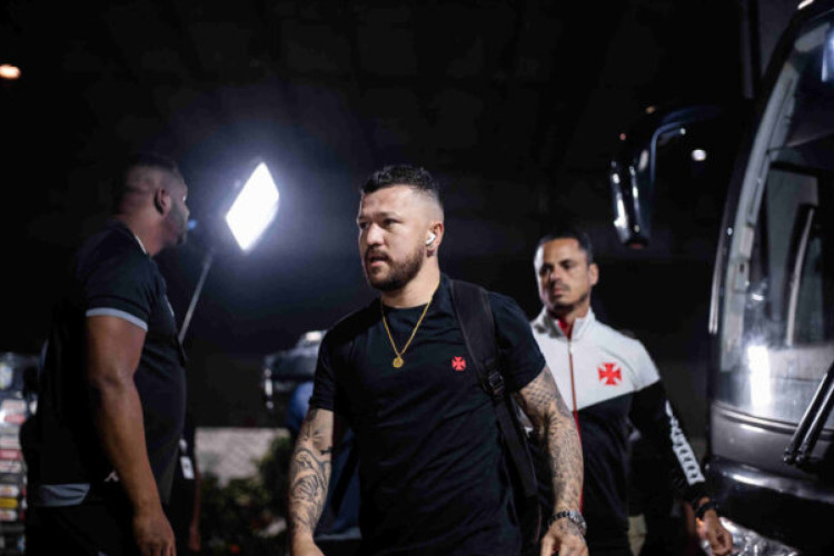 Atacante está sem espaço no Cruz-Maltino e tem chance de vestir a camisa do Paysandu, clube de seu coração