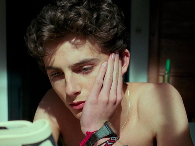 Chalamet foi muito elogiado pela crítica e chegou a receber ali sua primeira e — até agora — única indicação ao Oscar pela atuação. O filme ainda levou o prêmio de Melhor Roteiro Adaptado.