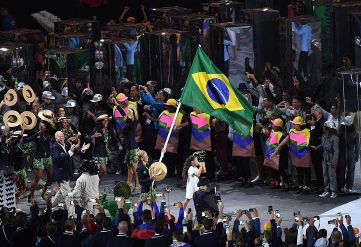 Rio de Janeiro-2016: Yane Marques, medalha de bronze no pentatlo moderno em Londres, foi a porta-bandeira na única vez em que o Brasil foi sede olímpica.