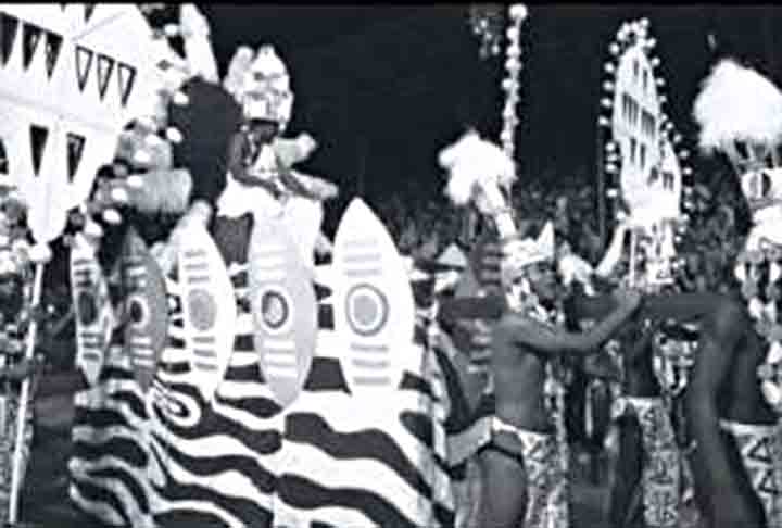 A primeira participação da artista no Carnaval Carioca começou com o grupo que ajudou Fernando Pamplona e Arlindo Rodrigues em 1971, no Acadêmicos do Salgueiro, juntamente com Maria Augusta, Lícia Lacerda e Joãosinho Trinta.