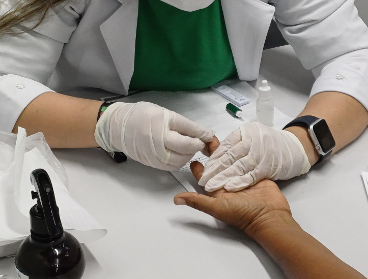 Testagem rápida de hepatite B e C foi realizada durante o 