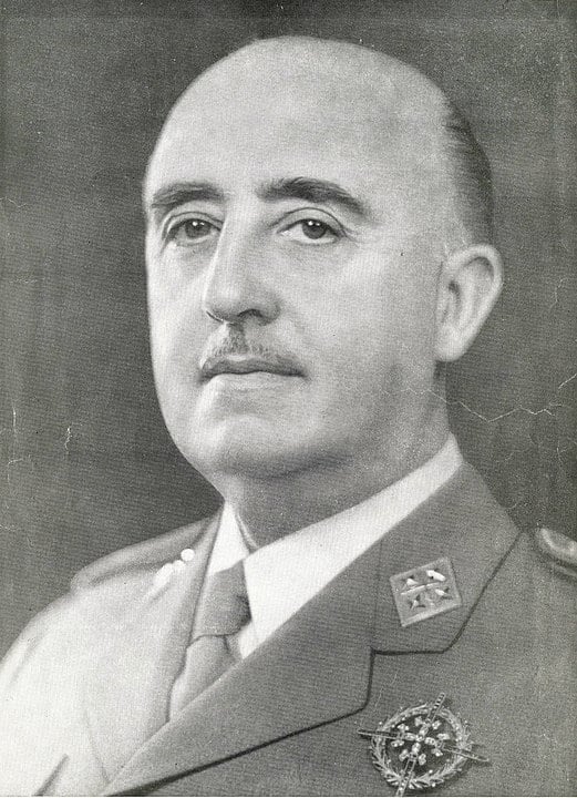 Francisco Franco (1892-1975): Ditador da Espanha a partir de 1939, chegou ao poder com uma guerra civil que matou mais de 700 mil pessoas. Alinhado ideologicamente a Hitler e Mussolini, impôs seu regime até morrer.