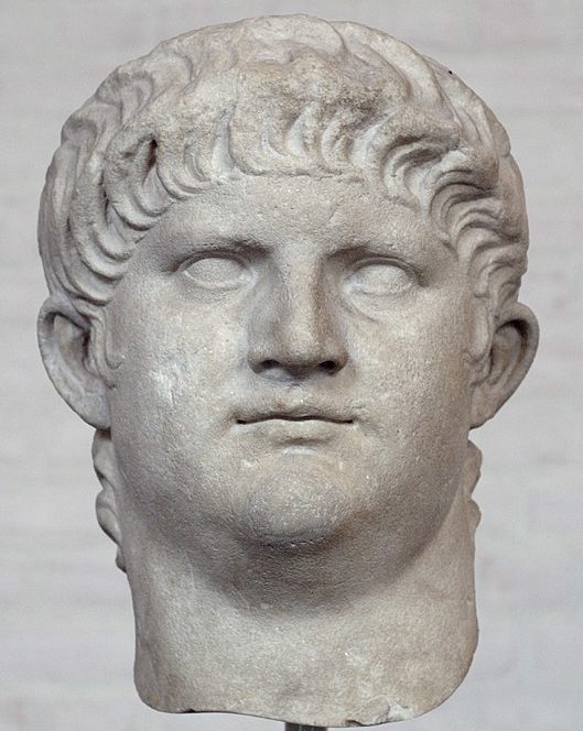 Nero (37 a 68): Foi o quinto imperador de Roma. Mandava torturar e matar por diversão ou por capricho. Assassinou a própria mãe e outras pessoas da família e causou um incêndio que ficou famoso por ter durado 6 dias.  