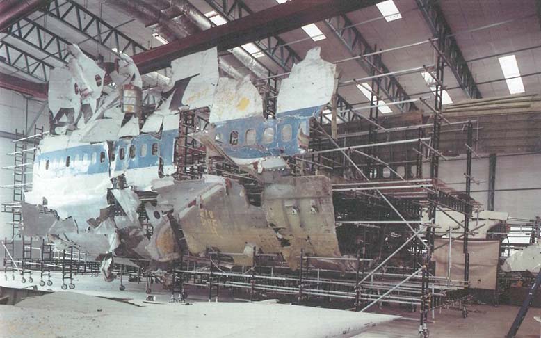 Os destroços do avião se espalharam por uma área de 130 quilômetros. Essa ação terrorista foi a mais letal no Reino Unido e é a segunda com maior número de vítimas americanas (189), só perdendo para os atentados de 11 de Setembro. Pedaços da fuselagem foram remontados em instalações para a investigação do crime. 