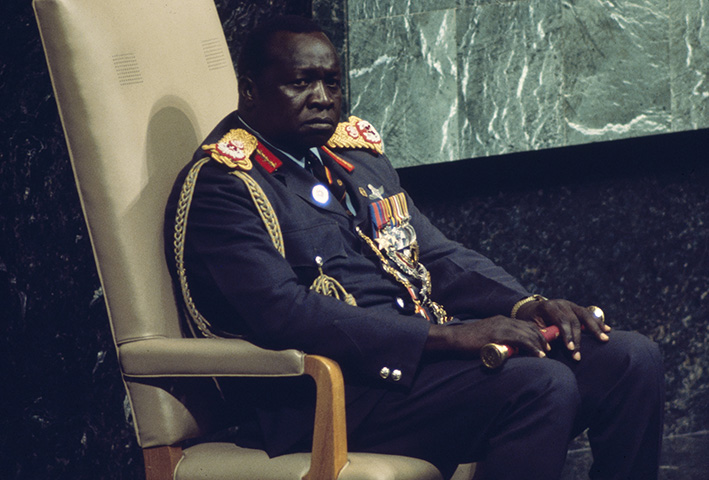 Idi Amin (1925-2003): Deu um golpe de estado e declarou-se presidente vitalício de Uganda em 1971. Considerado um dos déspotas mais brutais da história, promoveu a eliminação de grupos étnicos, líderes religiosos, advogados e jornalistas.