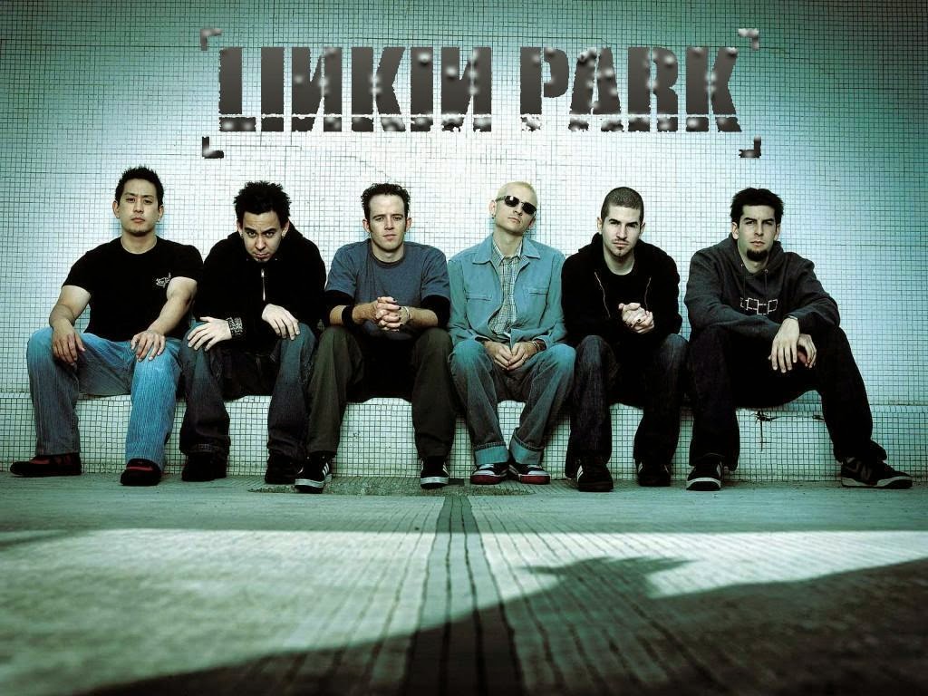 In the End está presente no álbum de estreia do Linkin Park, intitulado Hybrid Theory, lançado em 2000. A canção se tornou um dos maiores sucessos da banda e é conhecida por suas letras emocionais e poderosas, bem como pela combinação de elementos de rock alternativo e nu metal.