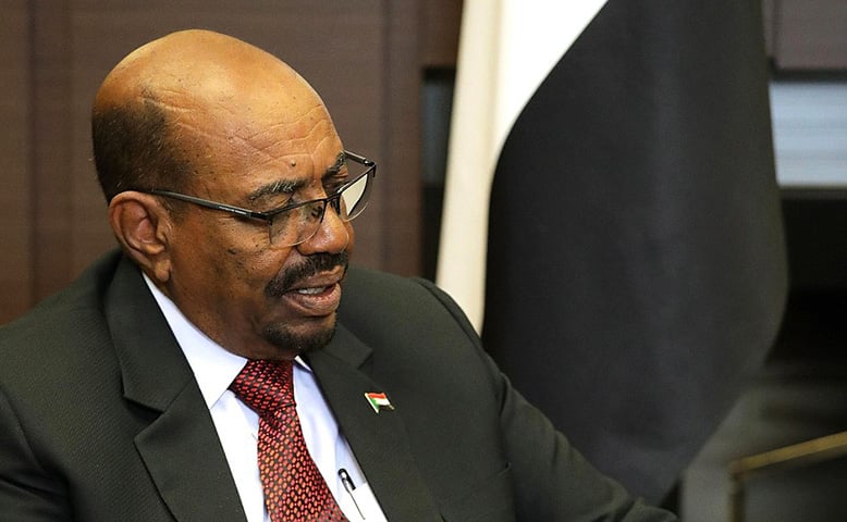 Omar Al-Bashir (1944-): Foi presidente do Sudão entre 1989 e 2019.  Assumiu o poder com um golpe militar. Estima-se que tenha causado a morte de 400 mil pessoas, ordenando execuções sumárias, além de limpeza étnica de não árabes em Darfur.  