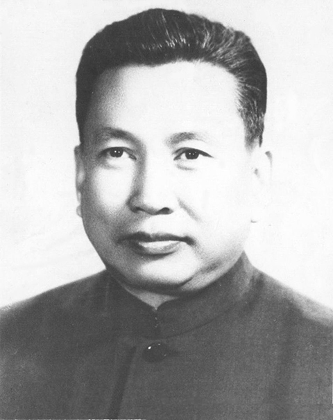 Pol Pot (1925-1998): Primeiro-Ministro do Camboja entre 1976 e 1979, foi um dos principais membros do movimento comunista Khmer Vermelho. Responsável por 1,5 milhão de pessoas em campos de trabalho forçado, ficou famoso por colecionar crânios de vítimas. 
