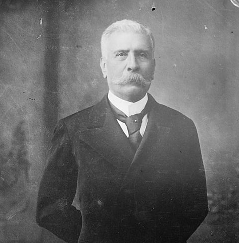 Porfírio Díaz (1830-1915): Militar e político, presidiu o México em três períodos. Como ditador, criou uma guarda violenta, ordenou a morte de opositores, estatizou propriedades privadas, causou fome e revolta no país.