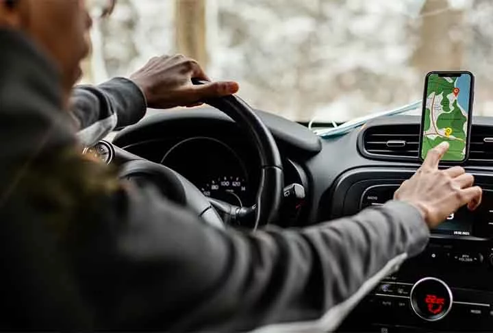 Em março de 2024, a Uber foi condenada a pagar indenização a uma passageira cuja bagagem ficou na mala do carro, após percurso entre Águas Claras (DF) e o Aeroporto Internacional de Brasília. A Uber alegou que não pode se responsabilizar por itens esquecidos nos veículos. Mas a justiça considerou que a empresa e o motorista têm responsabilidae solidária nesses casos. 