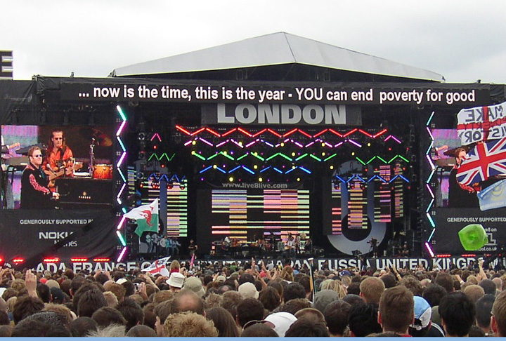 O 4º campeão em audiência foi o mega-evento beneficente Live 8, série de shows entre 2 e 6 de julho de 2005 nos países do G8 e na África do Sul. Uma audiência de 2 bilhões de pessoas. 