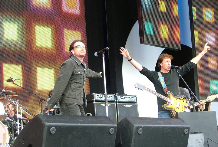 Mais de 1.000 músicos tocaram no evento. Entre eles, Bono Vox e Paul McCartney (foto). Os shows foram transmitidos em 182 redes de televisão e 2.000 estações de rádio.