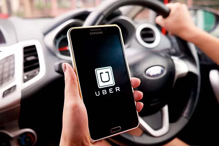 O juiz observou que a Uber opera em mais de 550 cidades do Brasil, com faturamento de 8,8 bilhões de dólares no primeiro trimestre de 2023, e com lucro crescente. A Uber afirmou que iria recorrer da sentença. 