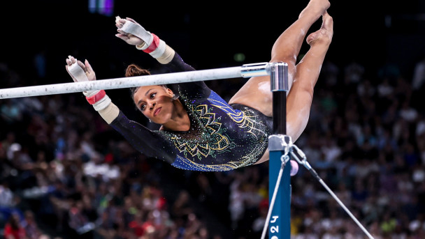Nos Jogos Olímpicos Paris 2024, a ginasta Lorrane Oliveira durante prova nas barras assimetricas 