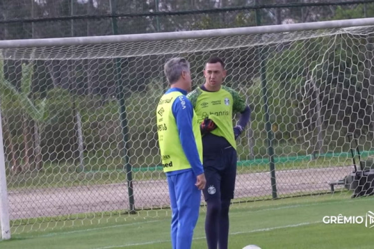 Em São Paulo, Grêmio treina para duelo contra Corinthians