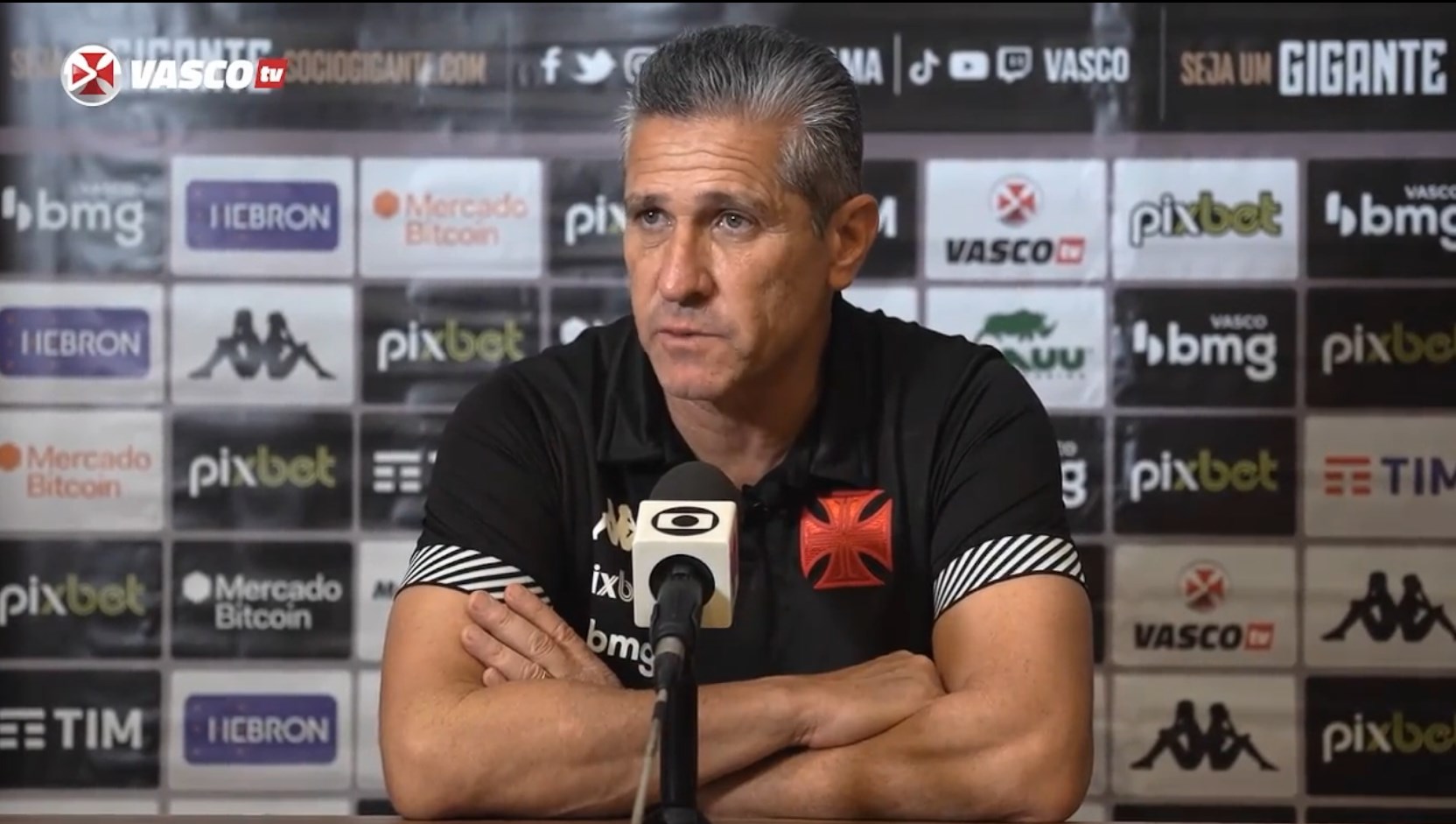 Jorginho - Outro tetracampeão, o hoje treinador também esteve na equipe vice-campeã nos Jogos de 1988 - derrota para a União Soviética na final.