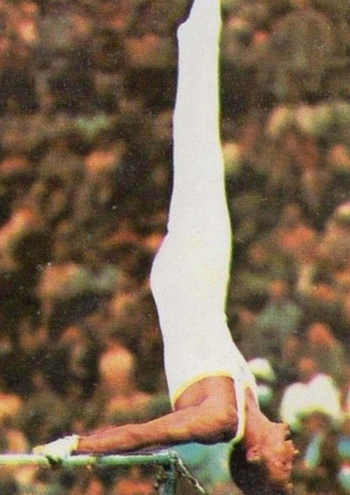 12º lugar: Nicolai Andrianov - Ginasta que representou a extinta União Soviética entre os Jogos de Munique, em 1972, e Moscou, em 1980, arrebatando 15 medalhas. Ele conquistou ouito insígnias de ouro, sendo três no salto, três no solo, uma nas argolas e uma no individual geral.