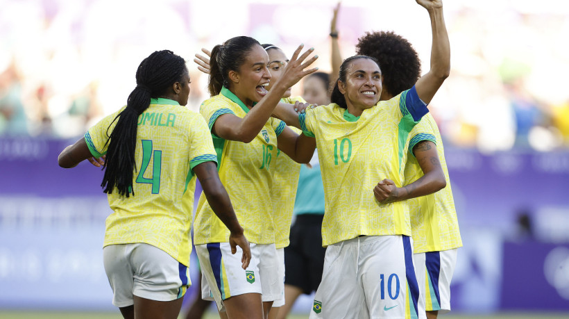 A seleção brasileira feminina enfrenta o Japão em partida amistosa