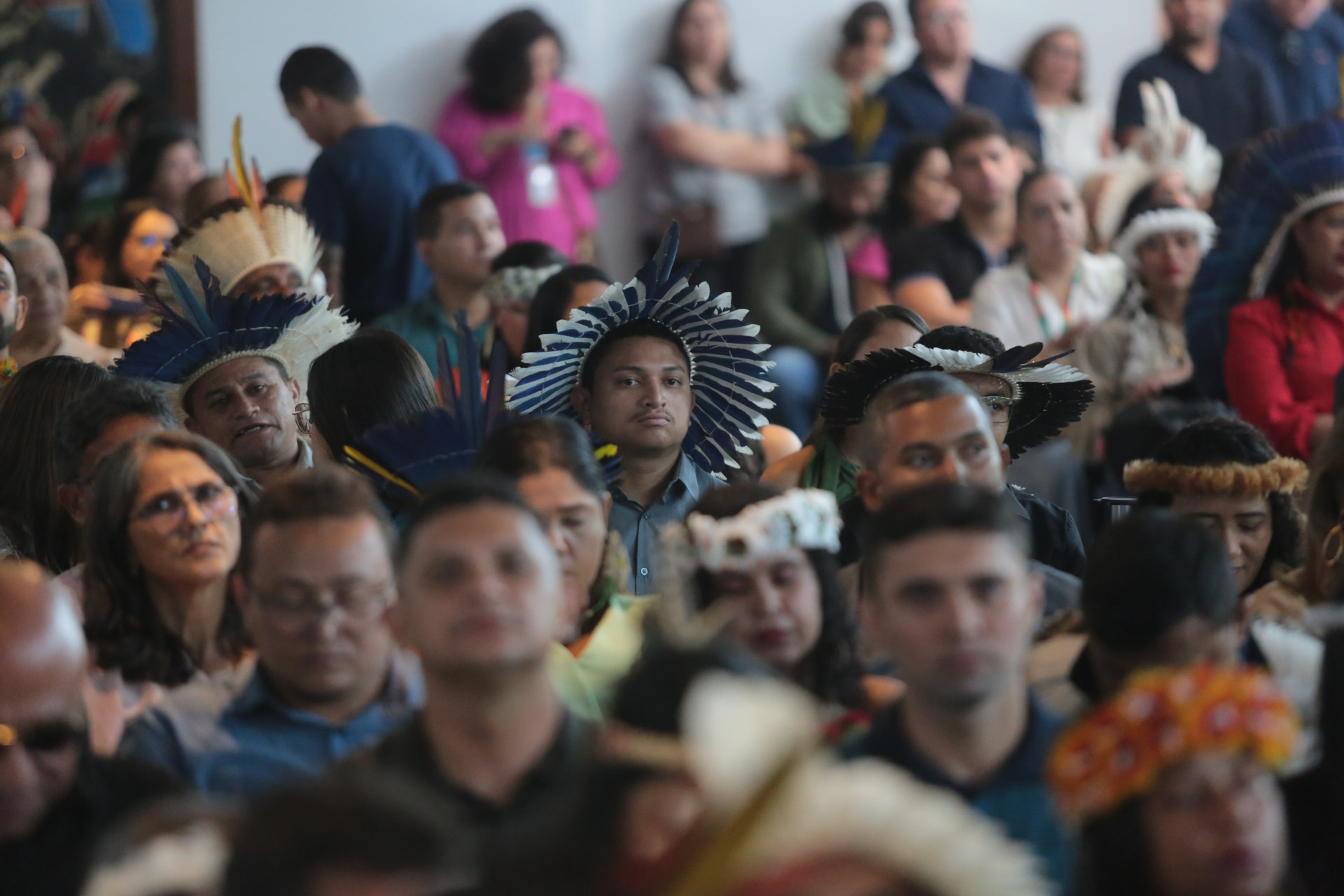 FORTALEZA-CE, BRASIL, 31-07-2024: Elmano de Freitas, governador, assina a Posse de 146 professores de escolas indígenas do Ceará. Palácio da Abolição.
(foto: Fabio Lima/ OPOVO)