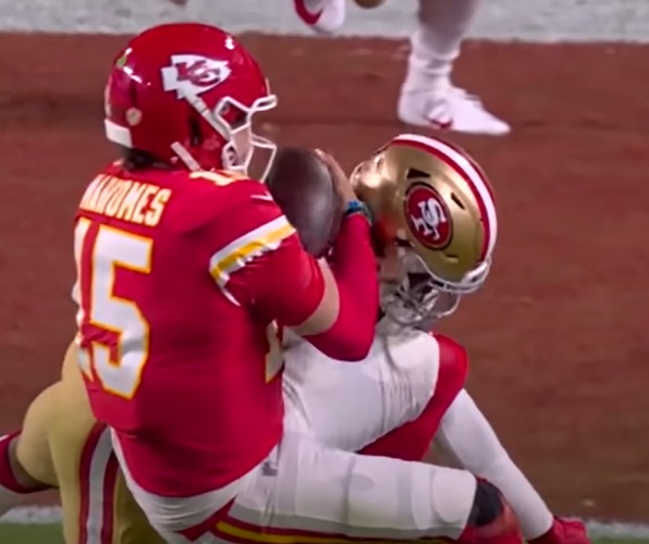 O evento coloca lado a lado o vencedor da Liga Nacional (NFC) e da Liga Americana (AFC) de futebol americano. As duas conferências contam com 16 times. Quem vence o Super Bowl é o grande campeão da temporada da NFL. E para receber convite para o show do intervalo, atualmente, é preciso ter muito prestígio. Vej alguns exemplos. 