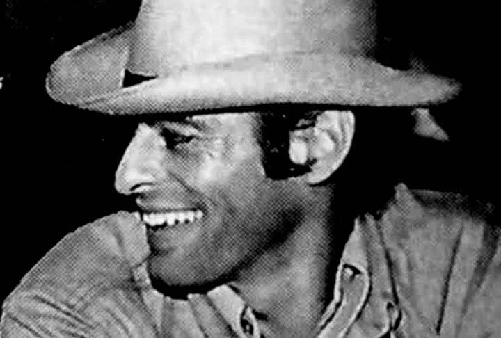 Ney de Souza Pereira (nome de batismo) nasceu no dia 1º de agosto de 1941 na cidade de Bela Vista, no Mato Grosso do Sul, próxima à fronteira com o Paraguai.
