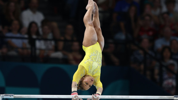 Flávia Saraiva, nas barras assimétricas, disputa medalha na final individual geral da ginástica artística nas Olimpíadas Paris 2024  