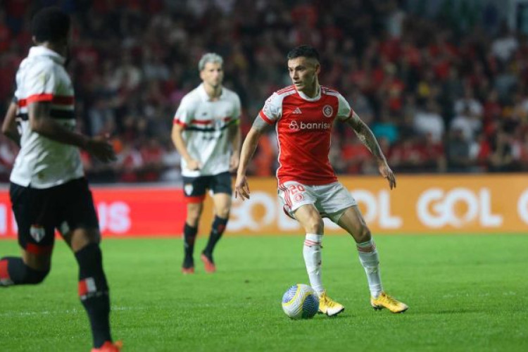 Meio-campista chileno e o Colorado chegaram a um acordo para antecipar o fim do vínculo do jogador, que era válido até o fim de 2025