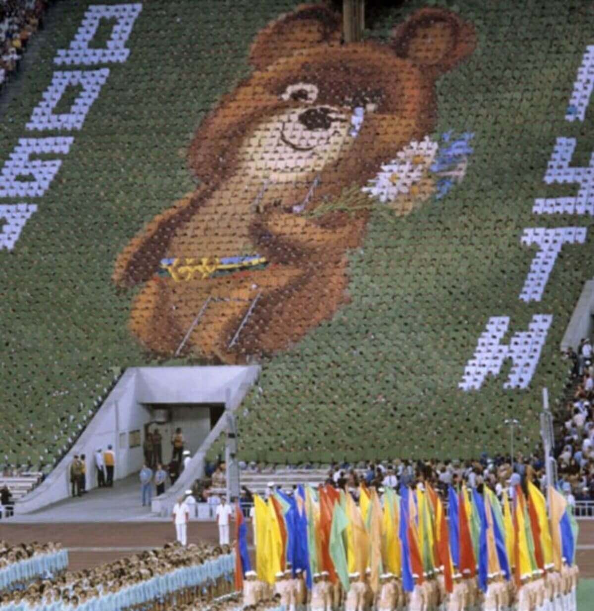 Os Jogos de Moscou ficaram marcados pelo boicote de 65 países, que aderiram a um pedido do então presidente dos Estados Unidos, Jimmy Carter. O mundo ainda vivia o contexto da Guerra Fria entre os norte-americanos e a União Soviética.