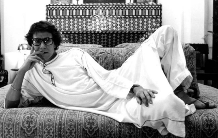Um dos designers de moda mais influentes e revolucionários do século 20, Yves Saint Laurent, faria 88 anos em 2024. Ele morreu em 1º de junho de 2008, em Paris, França.