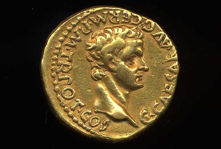 Há muitas controvérsias em torno da figura de Calígula, descrito muitas vezes como cruel, assassino e promotor público de práticas promíscuas. 
