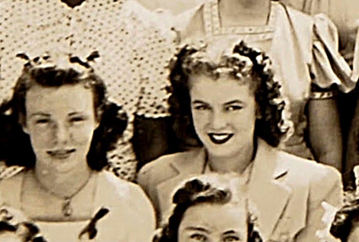 Para viver numa casa própria, ela casou-se cedo, aos 16 anos, com James Dougherty, que tinha 21 e trabalhava na Lockheed Corporation, uma empresa aeroespacial. 