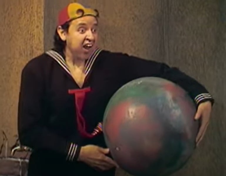 Curiosidade 6: As bochechas do Quico não eram feitas de enchimento. O personagem Quico era famoso por vários motivos, inclusive pela bochecha roliça. 