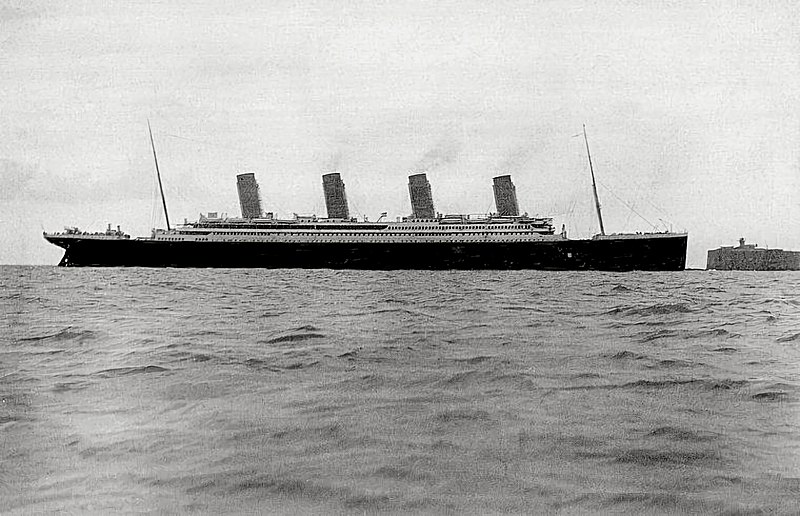 O naufrágio do Titanic, uma das tragédias mais famosas da história, fez com que objetos que pertenceram aos passageiros ou tripulantes se tornassem relíquias. Vários já foram leiloados. 